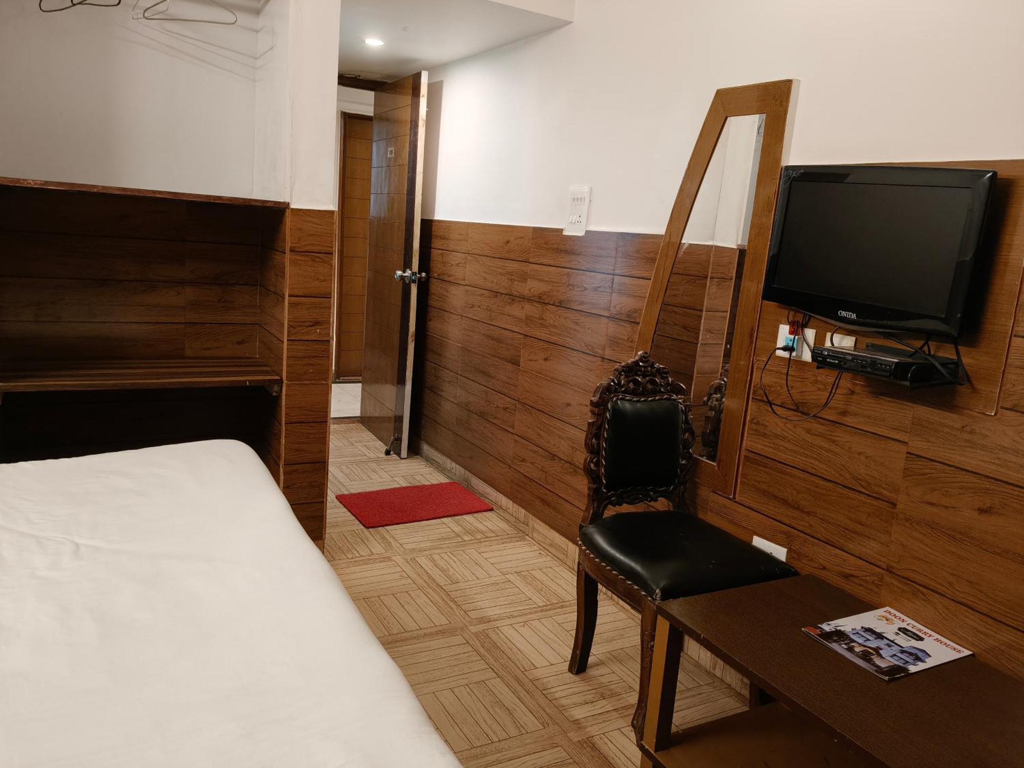 Hotel Kailash Residency Дехрадун Екстериор снимка
